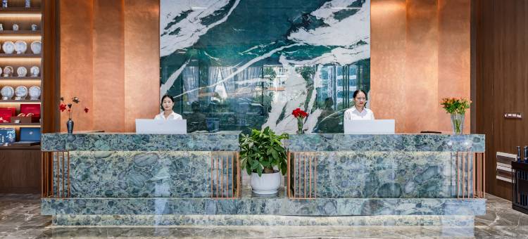 临沧雅斯玉璟酒店(玉龙湖公园佤文化广场店)图片