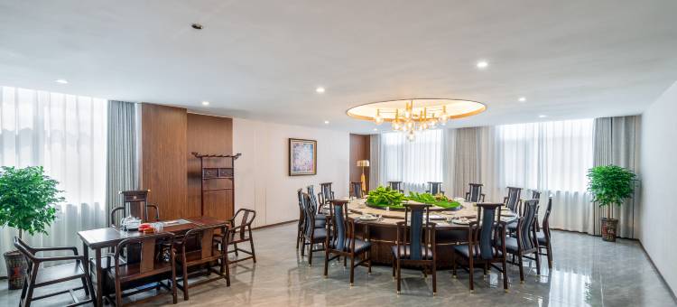 南阳方城高铁站兰欧国际酒店图片