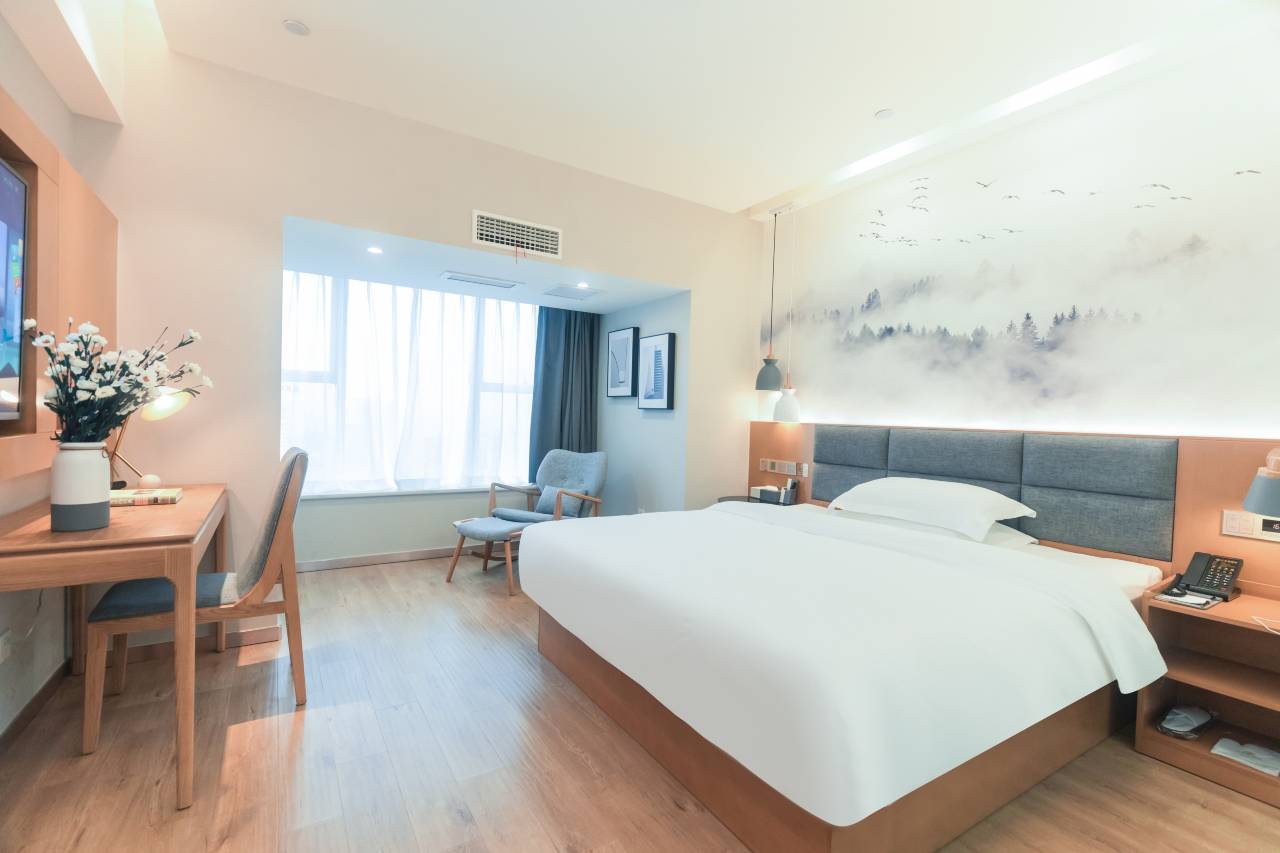 云孚里酒店(自贡彩灯公园梵华购物广场店)图片