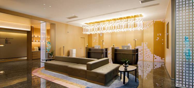 H水晶酒店(咸阳世纪大道白马河地铁站店)图片