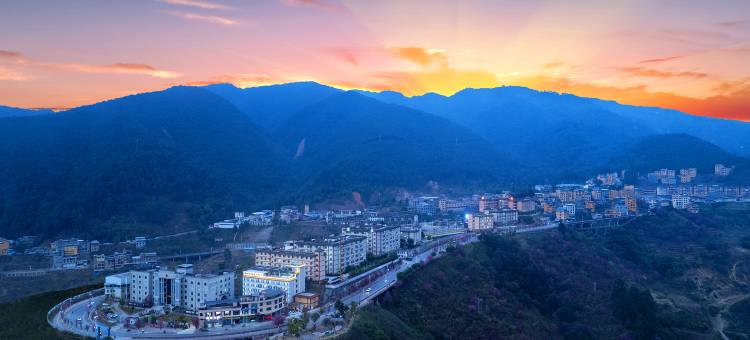 麗景·都玛大酒店(绿春县高级中学店)图片