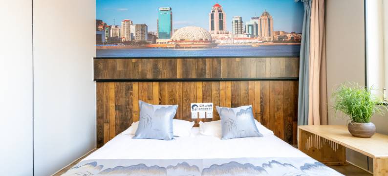 人源客栈(青岛火车站栈桥店)图片