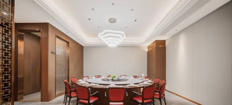 华英国际酒店(潢川产业聚集区店)图片