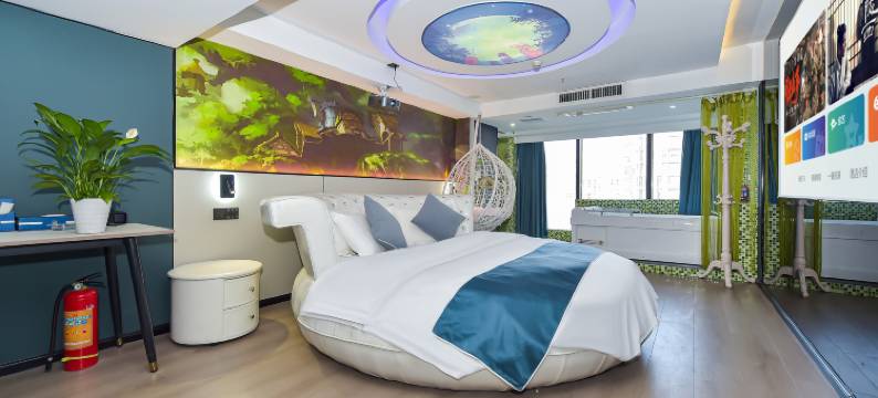 天鹅岛主题酒店(贵阳高铁北站店)图片