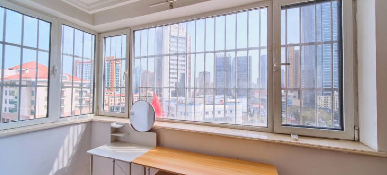 背个小包太空舱青年旅社(万象城店)图片