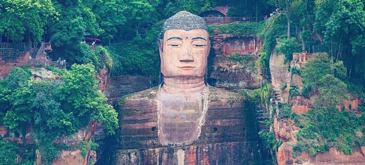 乐山•曼浮•Cinema•ZenCharmChoiceHotel(乐山高铁站世豪广场店)图片