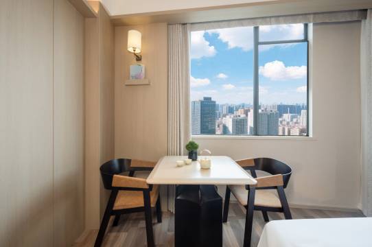 美豪丽致酒店(南宁朝阳广场明秀路地铁站店)图片