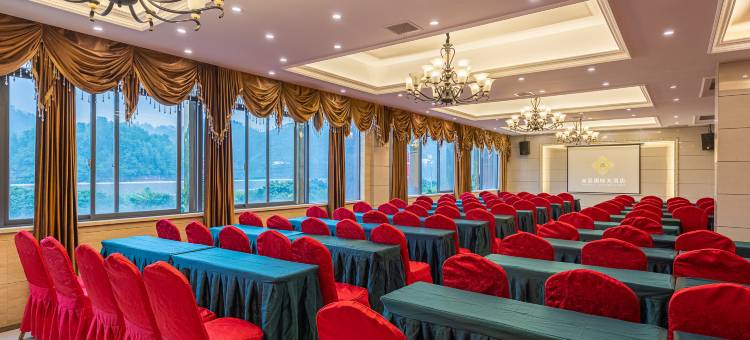 榕江尚品国际大酒店(村超足球场古州大河口码头店)图片