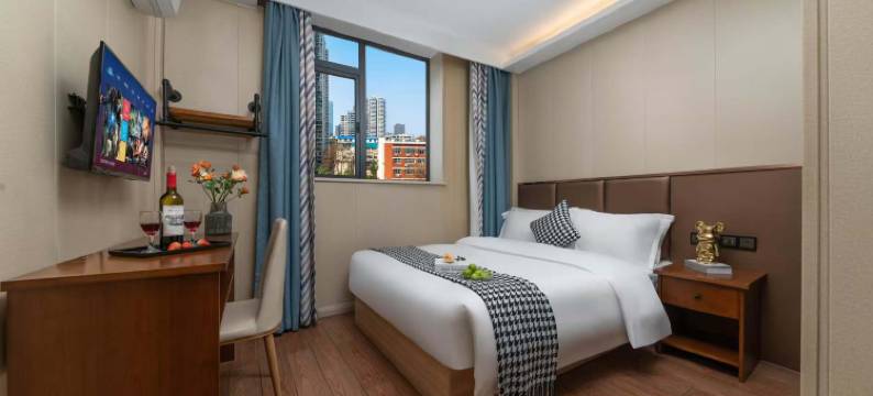 乐枫酒店(五一广场窑岭湘雅二医院地铁站店)图片