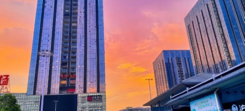 云泽大酒店(桂林火车北站恒大广场店)图片