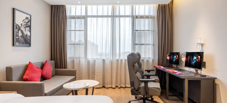 地平线电竞酒店(江阴青阳镇凝秀湖公园店)图片