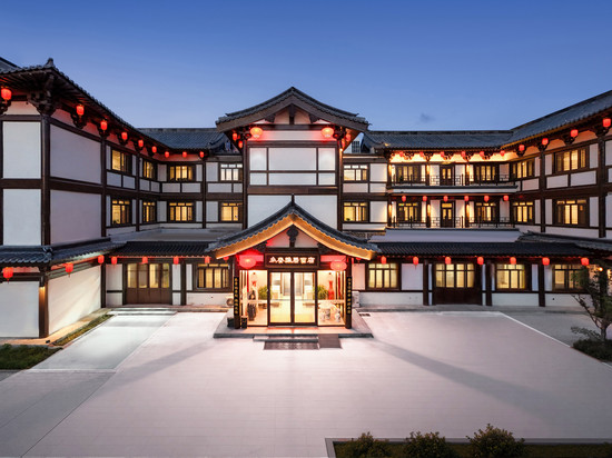 众春雅居酒店(定州古城万达广场店)