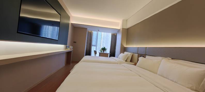 曼京湖畔酒店(安宁吾悦广场店)图片