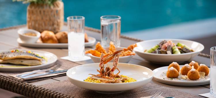 雅典河湾区套房酒店(Athenian Riviera Hotel & Suites)图片