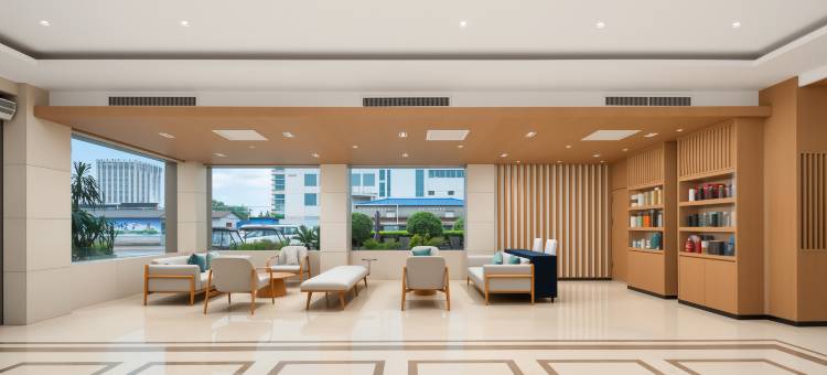 美娱·星峰电竞酒店(商丘第一人民医院古城店)图片