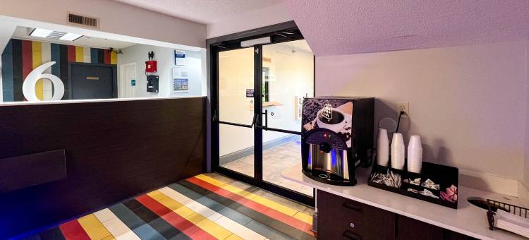 杰弗逊维尔城6号汽车旅馆-路易斯维尔(Motel 6 Jeffersonville, in - Louisville)图片