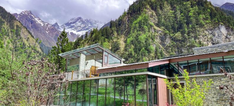 毕棚沟娜姆湖度假酒店图片