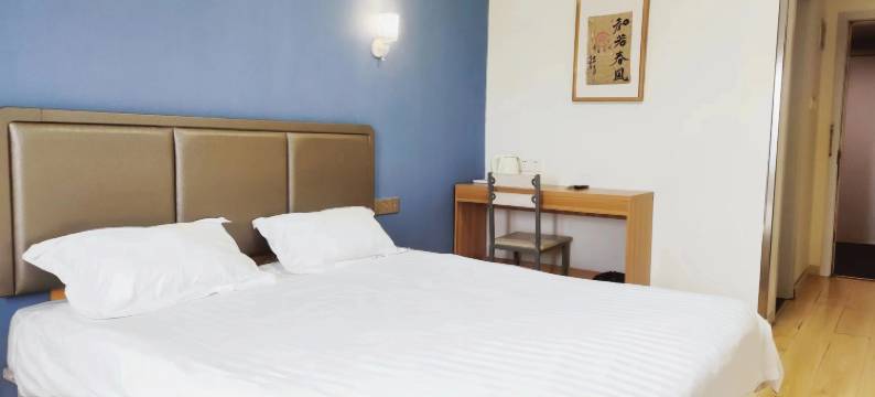 桔鸿源酒店(长途汽车站凤凰山路地铁站店)图片