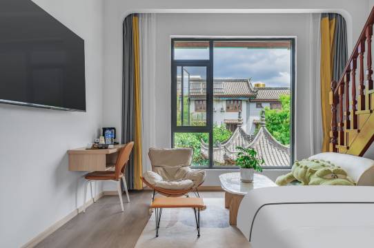 楚雄蝶恋湾客栈(德运东路彝人古镇店)