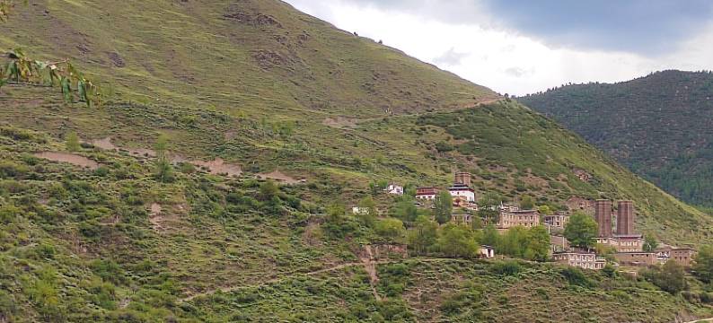 康定古碉观景民宿图片