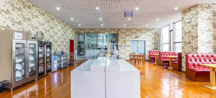 青海宸鑫酒店(西宁火车站店)图片