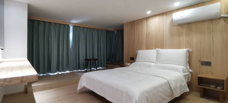 初见·清风挽心秘境休闲民宿(敏捷广场店)图片