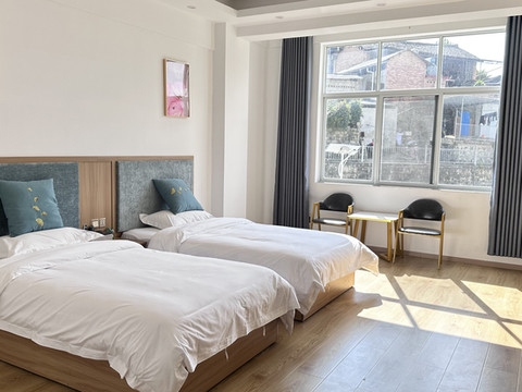 安达酒店(龙陵客运站店)