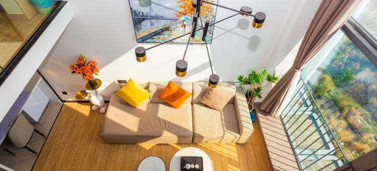 绿茵海景高空LOFT公寓(龙光世纪商务中心店)图片