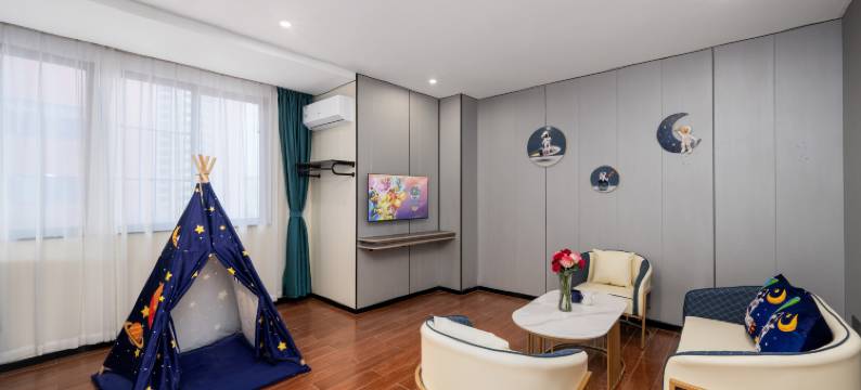 LIGHT•聚亚轻奢酒店(惠州西湖东站水东街店)图片