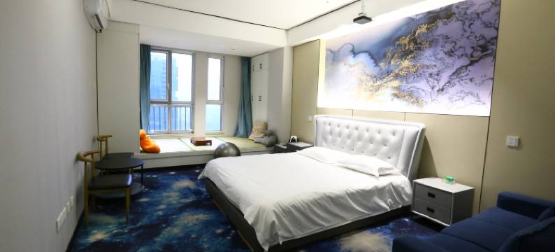 宝寓电影民宿(宝龙城市广场店)图片