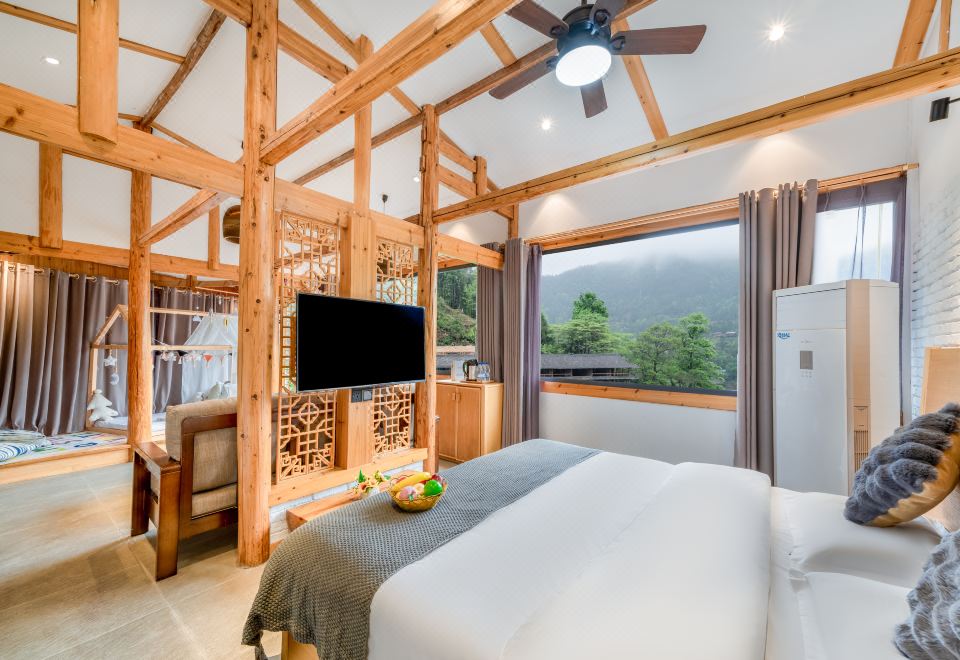 Xijiangshan Bianmeisu (Observation Deck) Hotel Overview