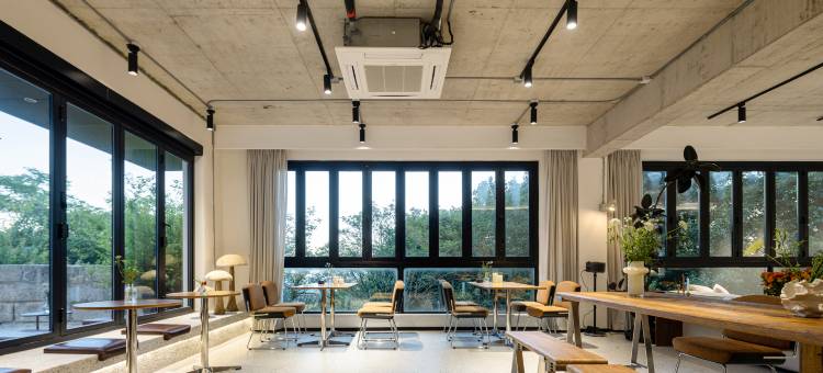 宁波东山禄房·泳池度假美墅图片