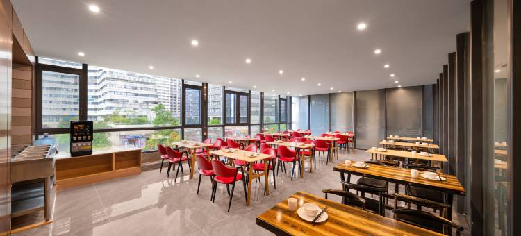 美琪假日酒店(贵阳白云北高铁站中国航发黎阳店)图片