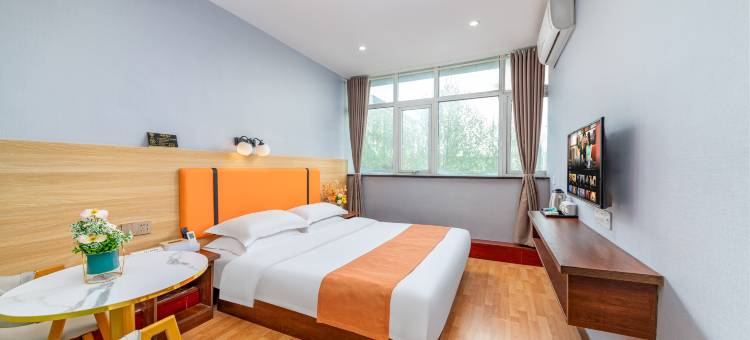 郑州乐驻假日酒店(经开广场地铁站店)图片