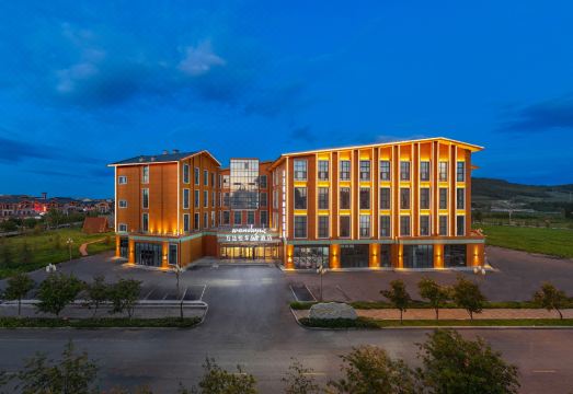 Changbai Mountain Wanda Yue Loft Hot Spring Hotel (Tourism Service Center of West Changbai Mountain)Hotel Overview