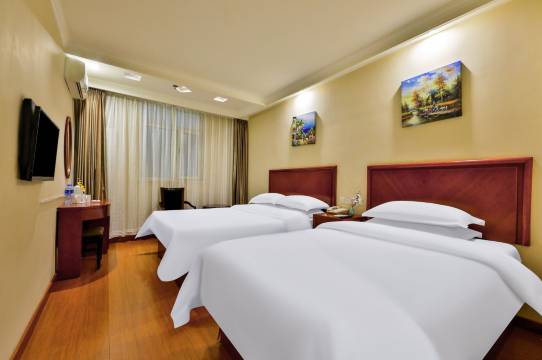 东方瑞吉商务酒店(沈阳站铁西广场地铁站店)