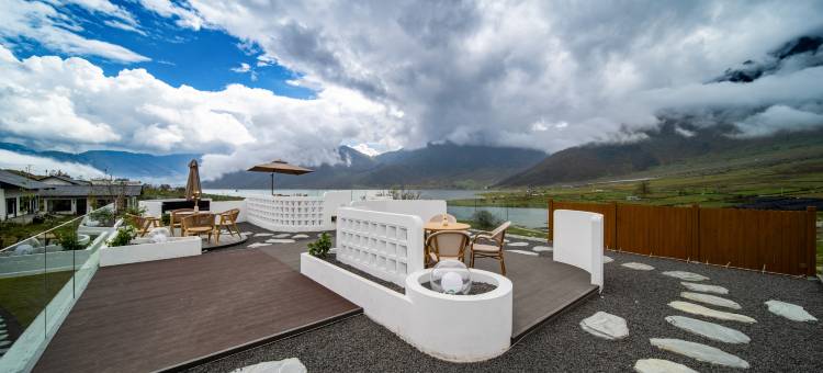 云孚里云宿·冶勒湖畔私汤民宿(冕宁冶勒湖店)图片