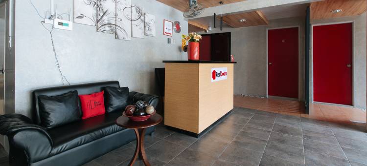 RedDoorz near Christ the King Medical Center图片