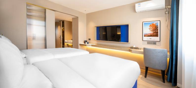 漫庭酒店(乌鲁木齐地窝堡国际机场德港万达店)图片