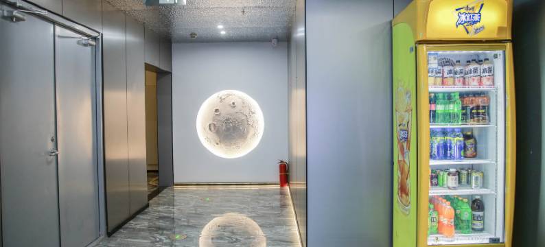 夜枫电竞酒店(哈尔滨学府凯德广场理工大学地铁站店)图片