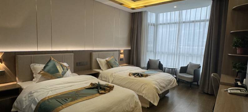 鸿泰丽豪商务酒店图片