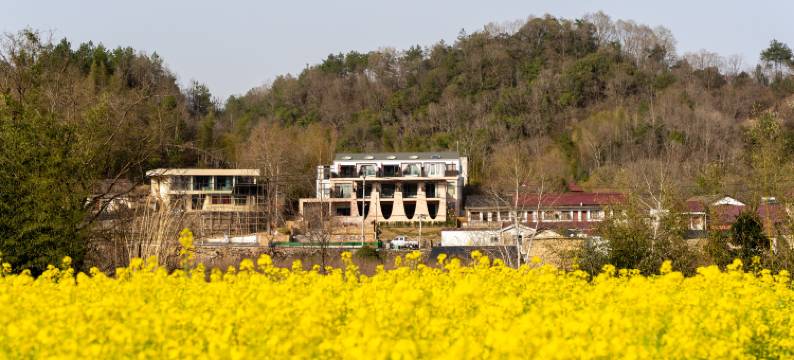 杉涧·序言红杉林私汤度假民宿(皖南川藏线店)图片