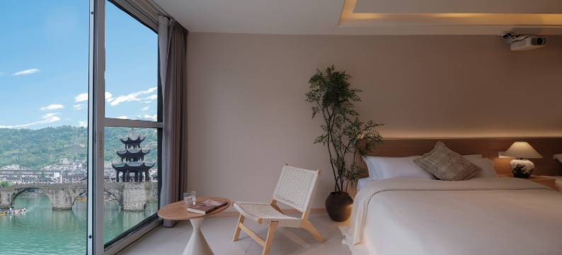 阳与光江景设计民宿(镇远古城祝圣桥店)图片