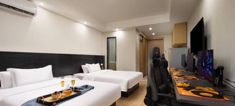 尖峰·柚电竞酒店(南昌西站地铁站店)图片