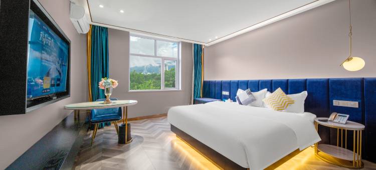 锦顺天华酒店(瑞丽财富广场彩云城店)图片