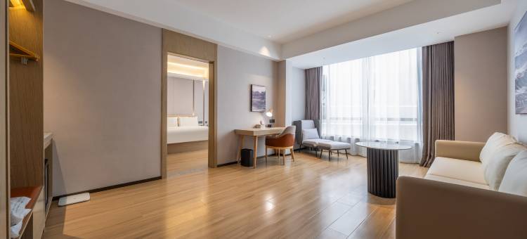 贵安高铁站百马大道亚朵X酒店图片