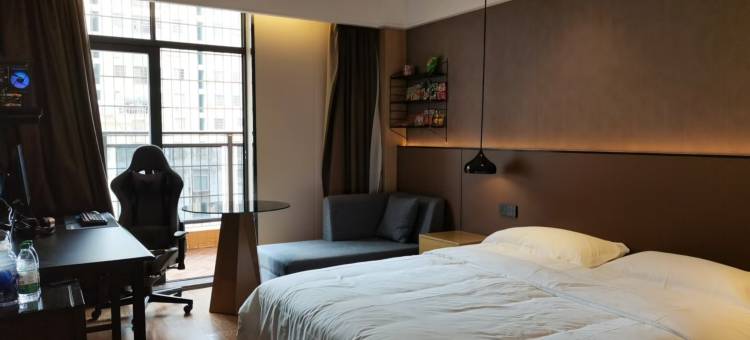 鲸逸电竞酒店(化州北京东三路店)图片