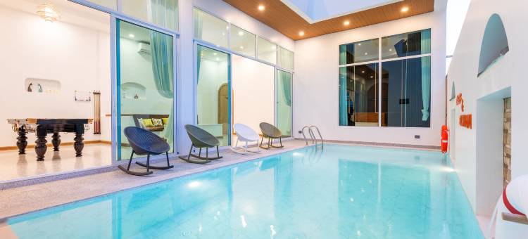 Downtown Oasis 5卧6卫 泳池别墅 A 距离芭提雅海滩500米中文管家(Downtown Oasis Pool Villa Collection A | KTV Private Stay | Near Walking Street)图片