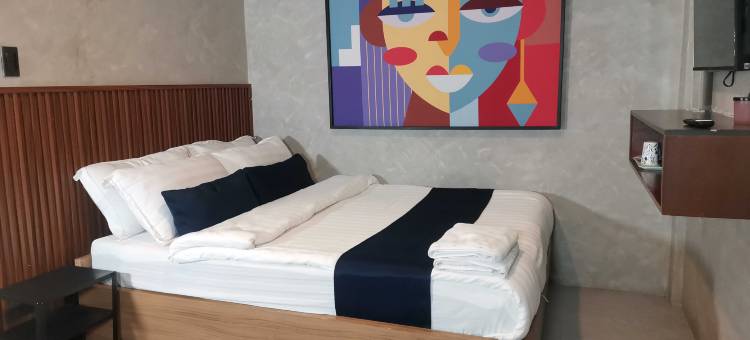 克拉克国际机场附近联排别墅橡木灰色酒店(Townhouse Oak Grey Hotel Near Clark International Airport)图片