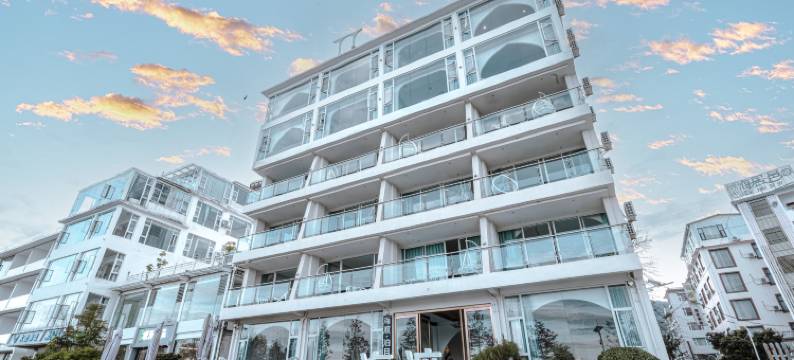 泊悦·海景日出观景美宿(大理洱海生态廊道店)图片